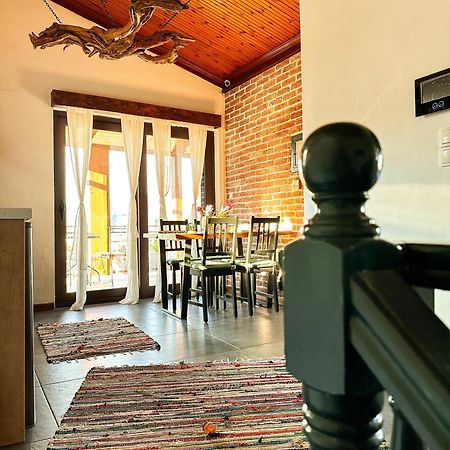 Meli'S House Apartment อิโออันนินา ภายนอก รูปภาพ